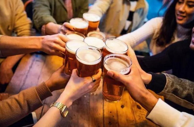 工務(wù)園啤酒-消費(fèi)者會(huì)為精釀啤酒買單嗎？